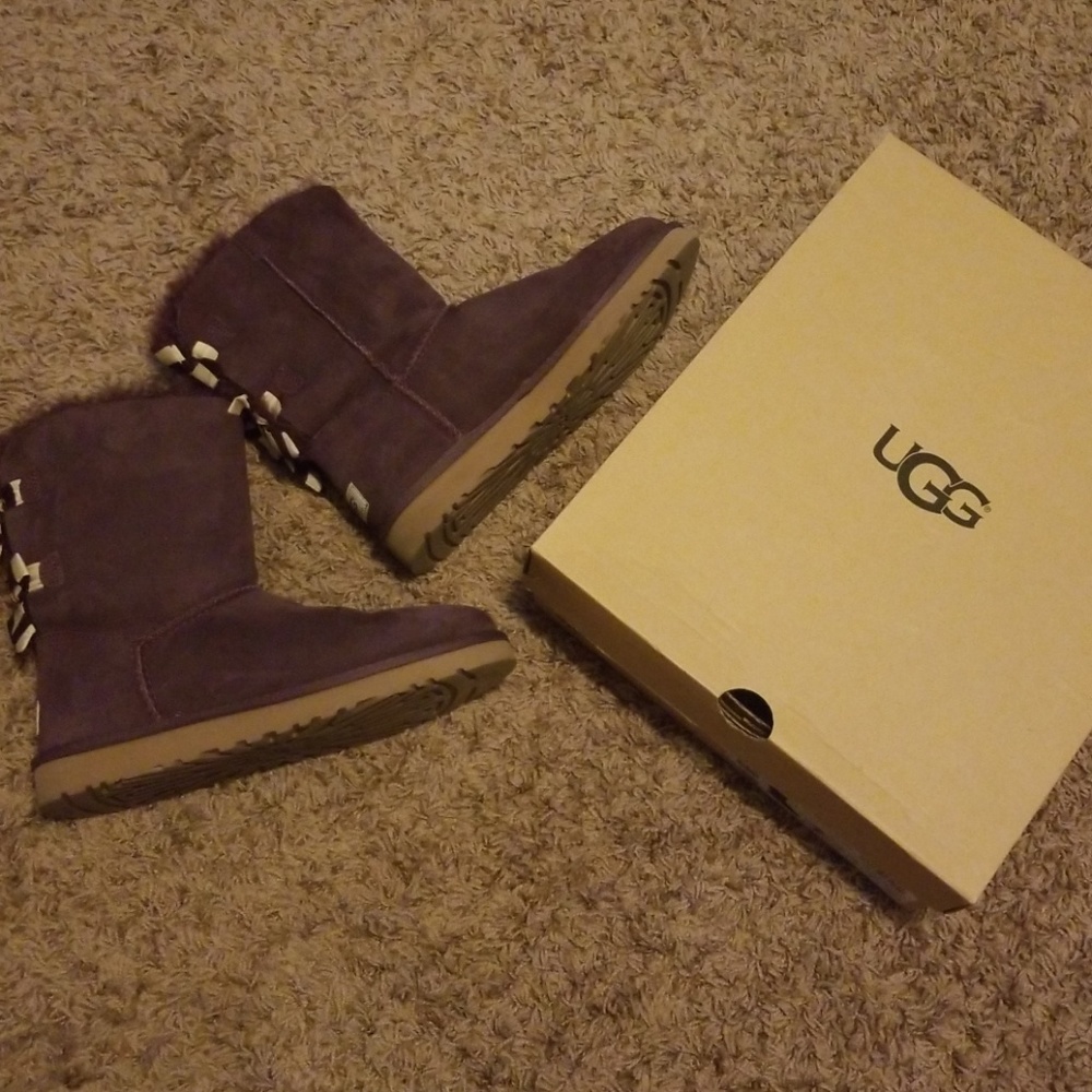 UGG bailey  bow stripe